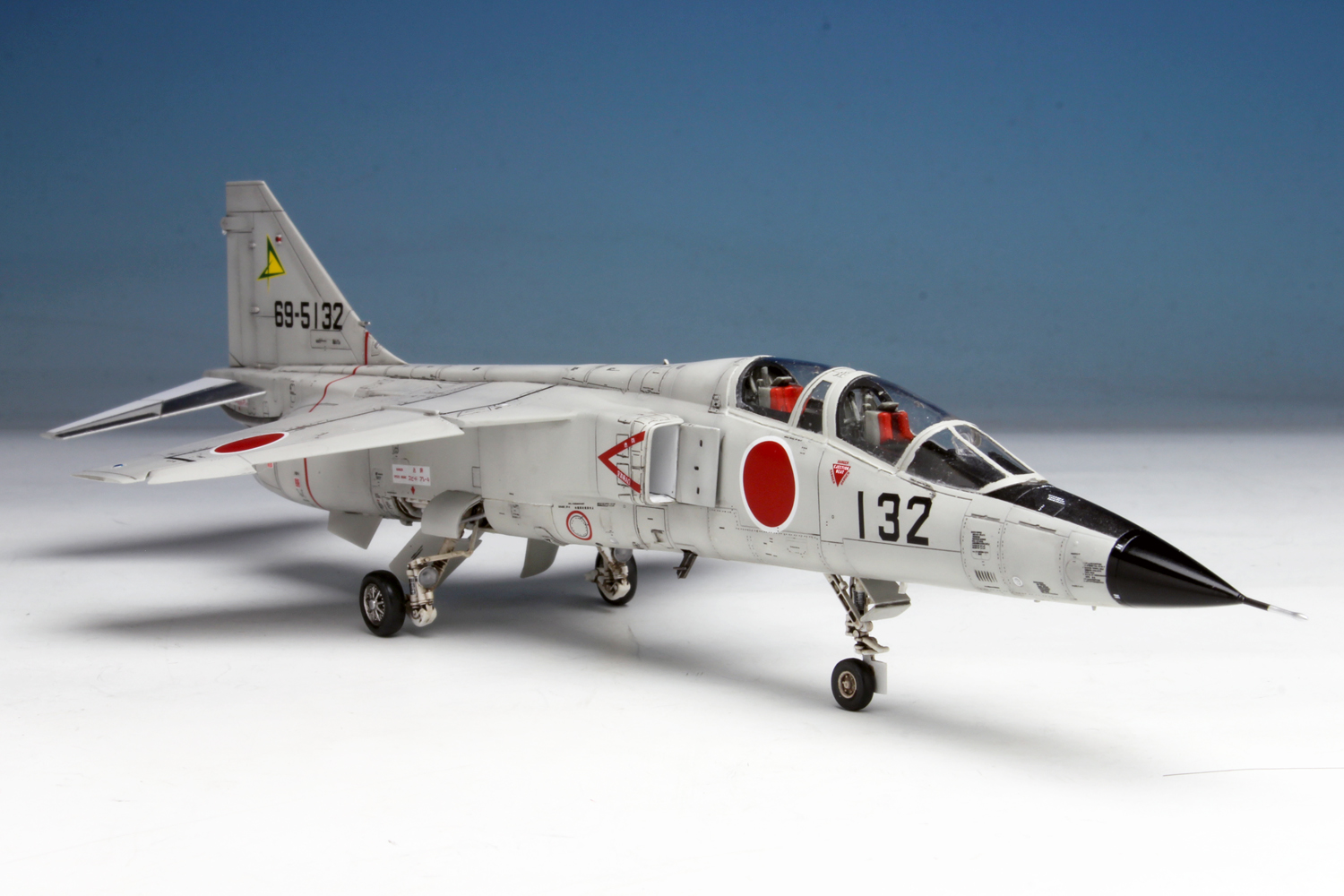 PLATZ 1/72 JASDF T-2 Late Type - Click Image to Close