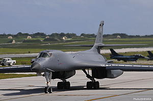 PLATZ 1/144 U.S. Air Force Bomber B-1B Lancer Guam Undersen AB