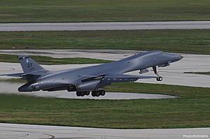 PLATZ 1/144 U.S. Air Force Bomber B-1B Lancer Guam Undersen AB