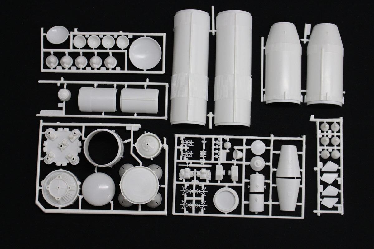 AMT 1/200 Saturn V Rocket