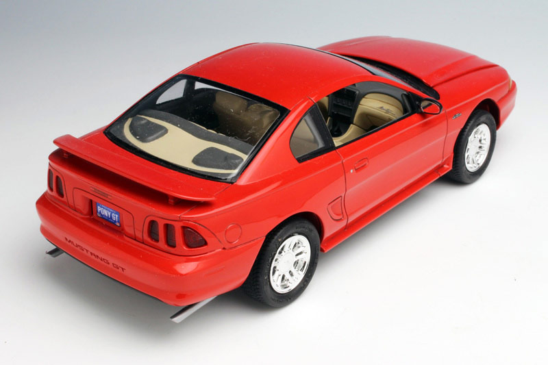 AMT 1/25 97 Ford Mustang GT 50th Anniversary