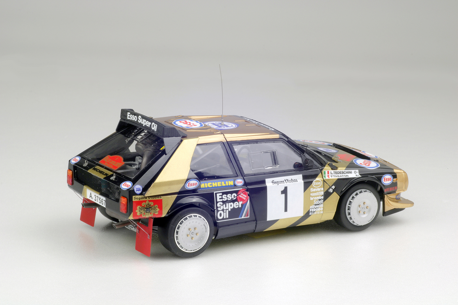 PLATZ/BEEMAX 1/24 LANCIA DELTA S4 '86 CATALUNYA RALLY WINNER