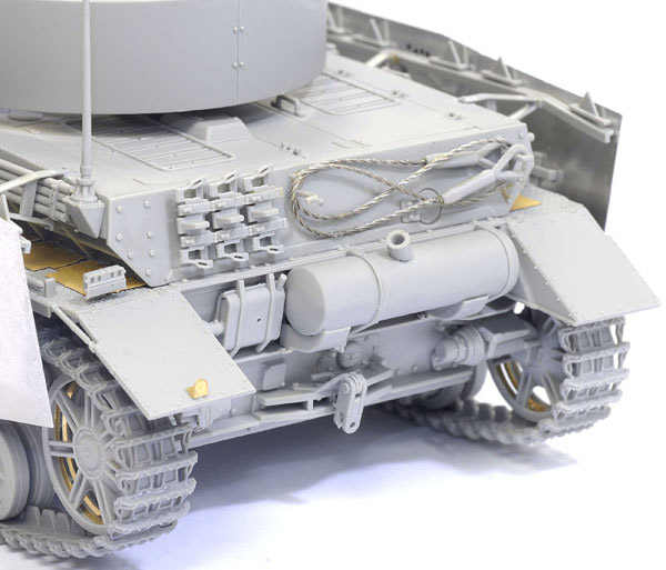 サイバーホビー 1/35 WW.II ドイツ軍 IV号戦車H型 後期生産型