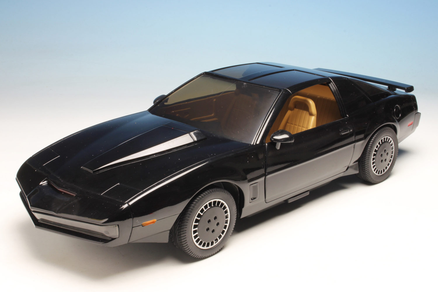 ダイアモンドセレクト 1 15 ナイトライダー ナイト00 Kitt Dc 13 0円 プラモデル 模型メーカー 有限会社プラッツ 飛行機 戦車などの製造 販売 静岡 Platz Co Ltd