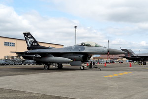 1/144 アメリカ空軍戦闘機 F-16C ファイティングファルコン 三沢基地 第35戦闘航空団