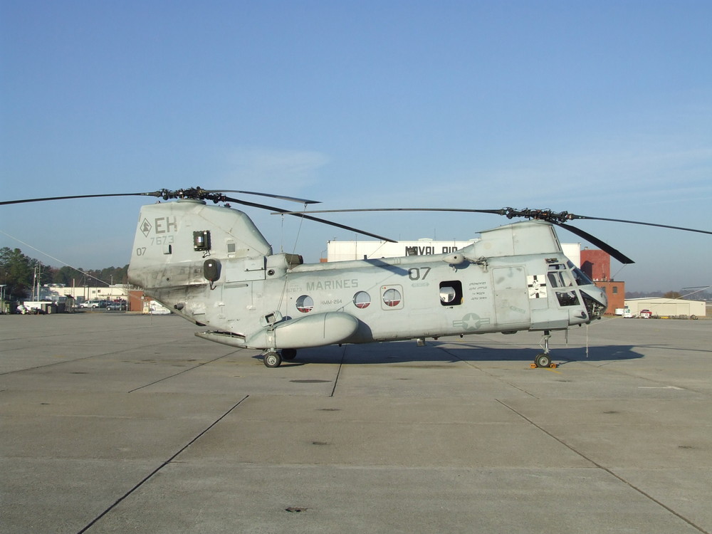 フライングレザーネックスアメリカ海兵隊 CH-46E シーナイト 実機画像 Photo CD - ウインドウを閉じる
