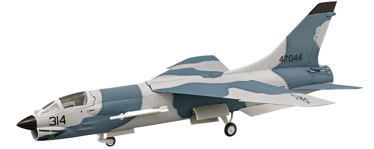 F-toys 1/144 WingKitCollectionVS13 F-8 Crusader  MiG-21 Fishbed