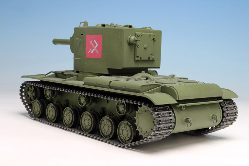 PLATZ 1/35 Heavy Tank KV-2 Pravda Girls' High School ver.