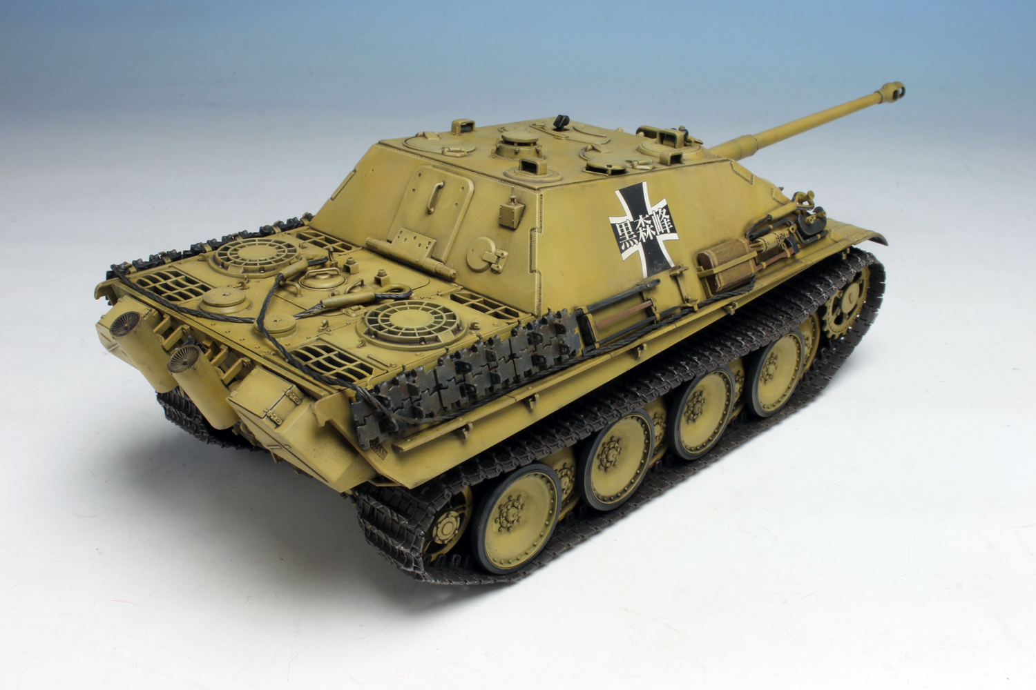 PLATZ 1/35 Panzerjager V Jagdpanther(Sdkfz.173)