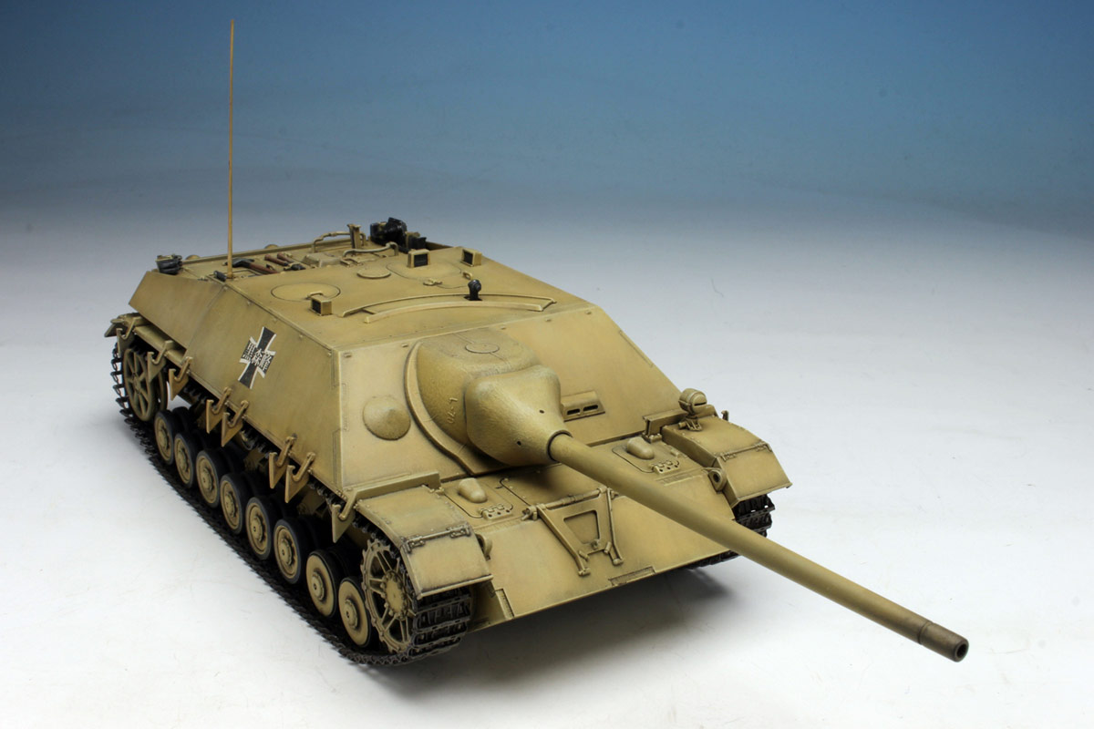 PLATZ 1/35 JAGDPANZER IV/70(V) (Sd.Kfz.162/1)