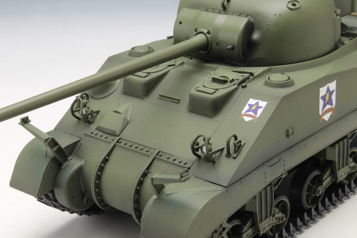 PLATZ 1/35 Sherman VC Firefly of Saunders University High School