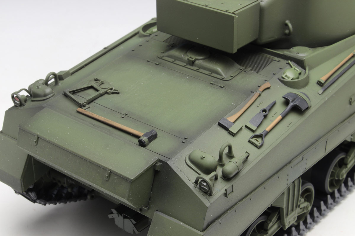 PLATZ 1/35 Sherman VC Firefly of Saunders University High School