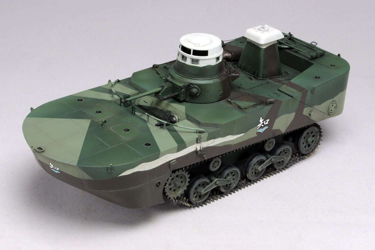 PLATZ 1/35 TYPE 2 (KA-MI) Amphibious Tank CHIHATAN Academy