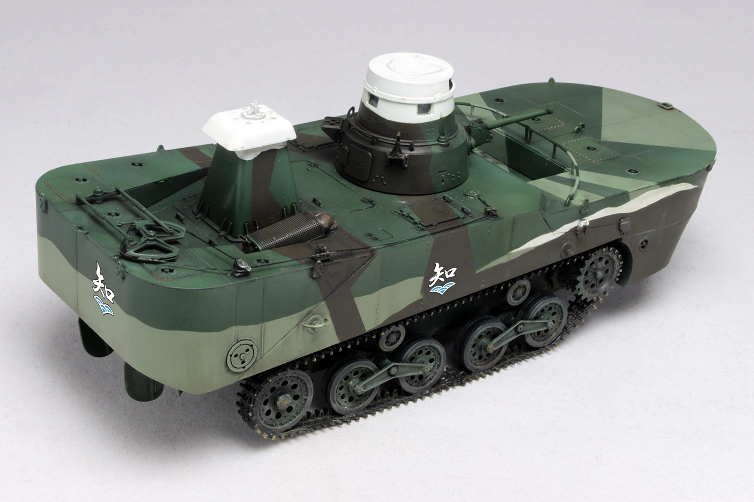 PLATZ 1/35 TYPE 2 (KA-MI) Amphibious Tank CHIHATAN Academy