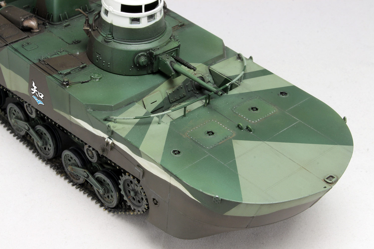 PLATZ 1/35 TYPE 2 (KA-MI) Amphibious Tank CHIHATAN Academy