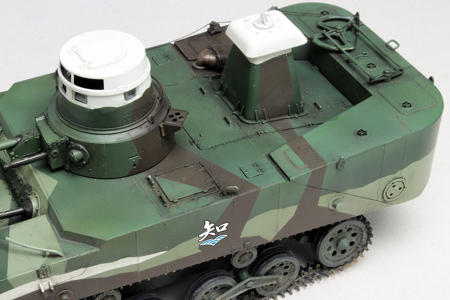PLATZ 1/35 TYPE 2 (KA-MI) Amphibious Tank CHIHATAN Academy