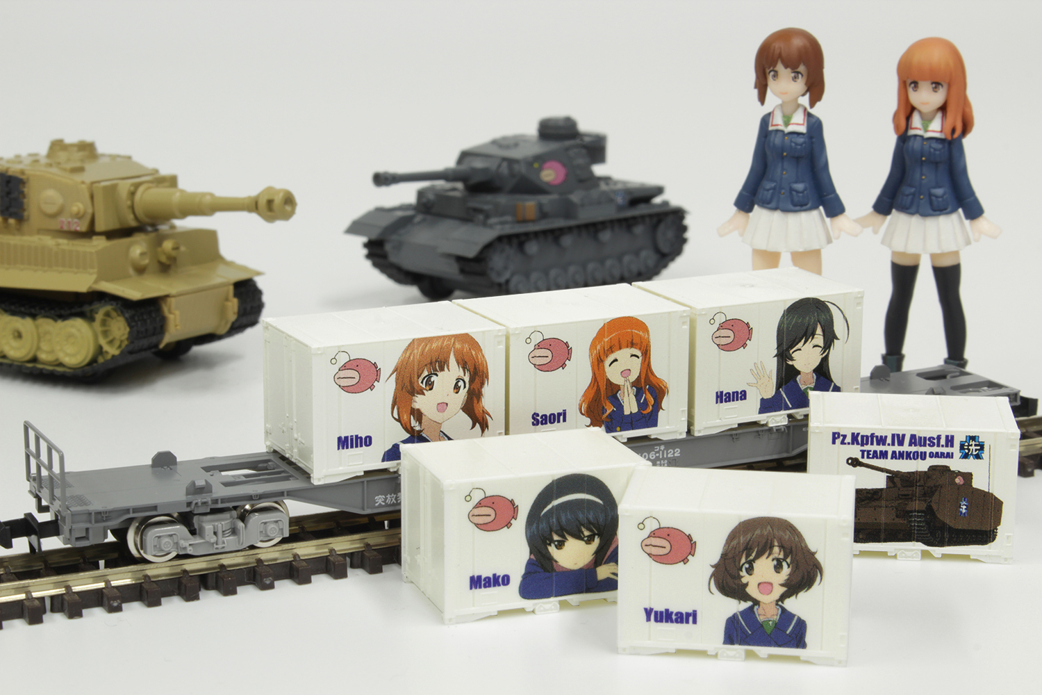 PLATZ 1/35 CarroVerloce CV33 Anzio Girls' High School ver.