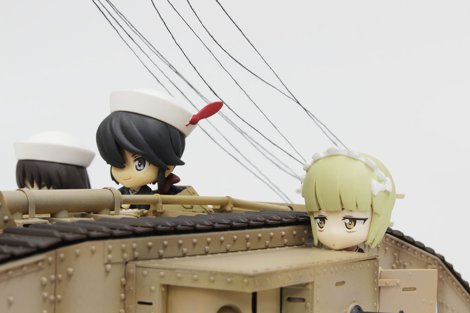 PLATZ GIRLS und PANZER 1/35 Mk.IV Team SAMESAN w/ Figures