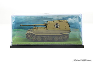 GIRLS und PANZER 1/72 Panzerjager Tiger "Elefant" Kuromorimine