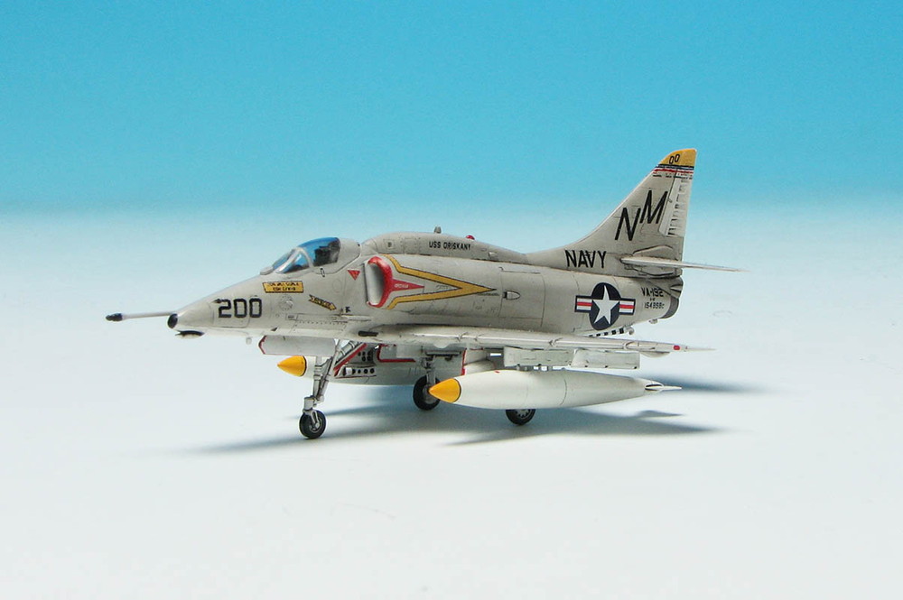 PLATZ 1/144 A-4E/F SKY HAWK Dambusters/Golden Dragons (2 kits