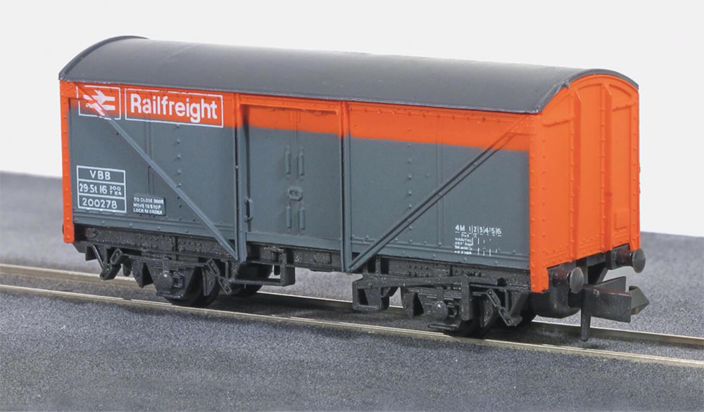 Nゲージ イギリス2軸貨車 イギリス国鉄有蓋車 (グレイ/オレンジ)【NR-12R】 - ウインドウを閉じる
