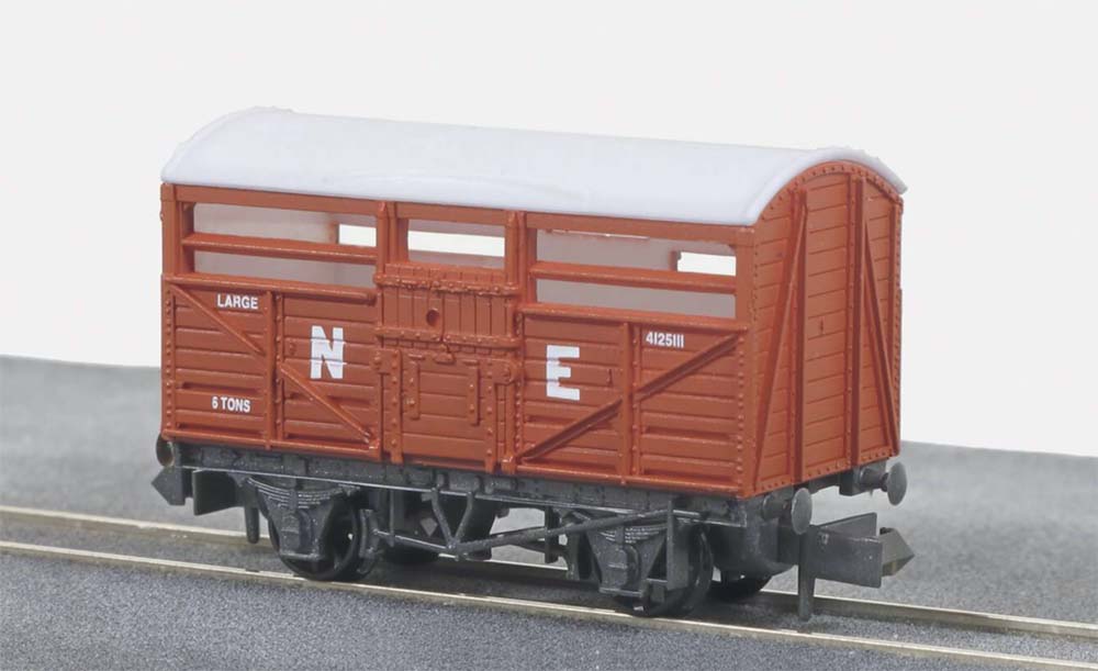 Nゲージ イギリス2軸貨車 家畜車 LNER・錆色NRE [PENRE