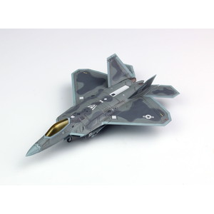 PLATZ 1/144 USAF Air Dominance Fighter F-22A Raptor ’Kadena AB’