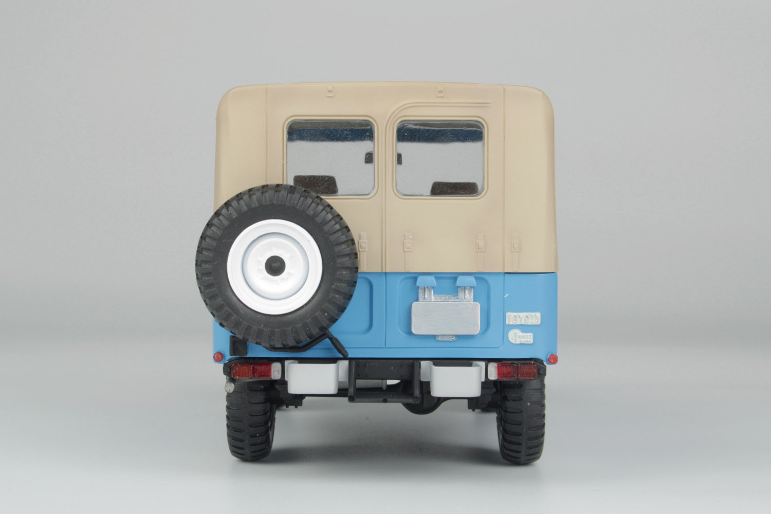 1/24 Toyota Land Cruiser BJ-44 (Soft top/Hard top)