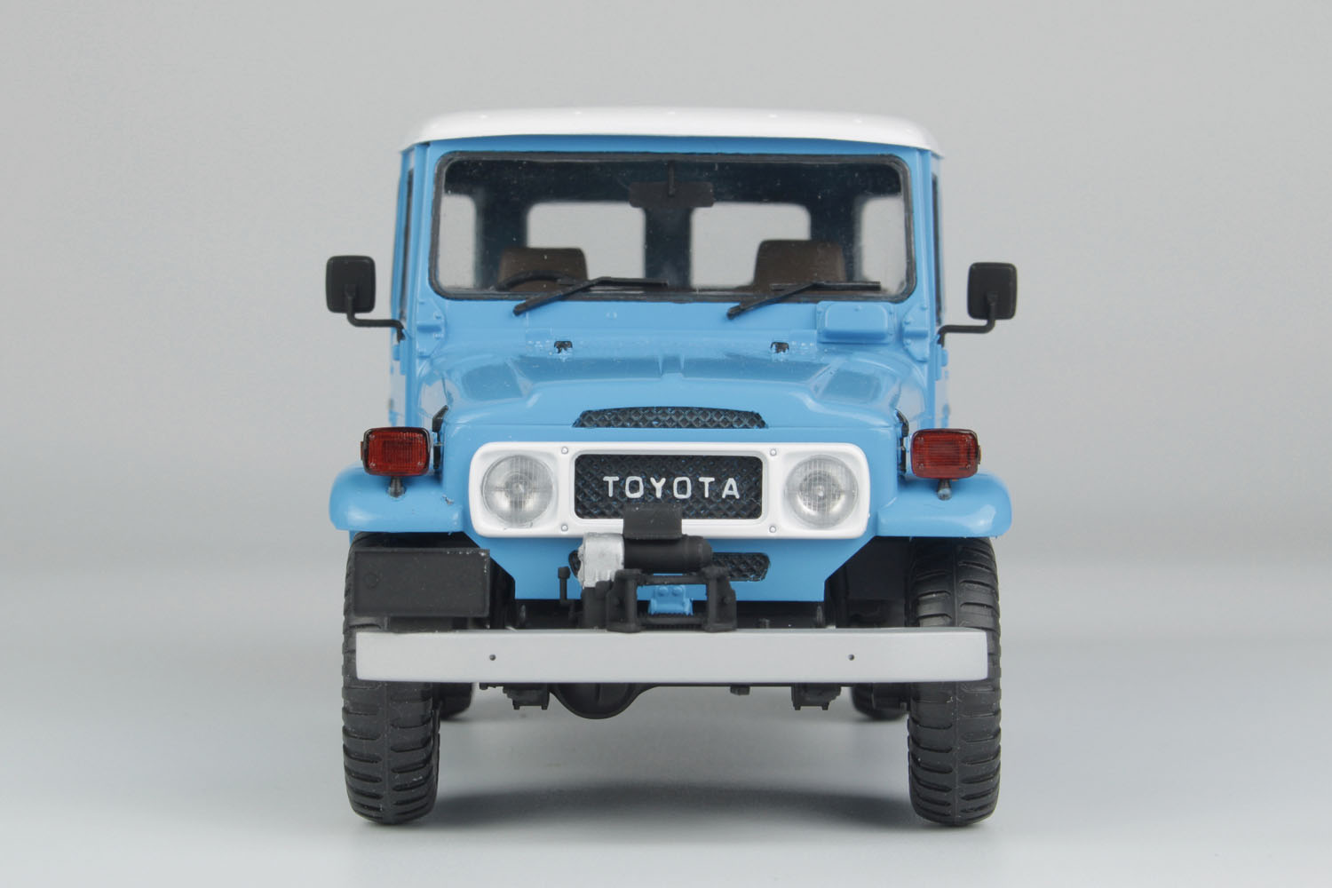 1/24 Toyota Land Cruiser BJ-44 (Soft top/Hard top)