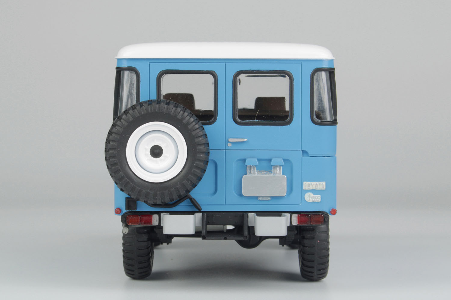 1/24 Toyota Land Cruiser BJ-44 (Soft top/Hard top)