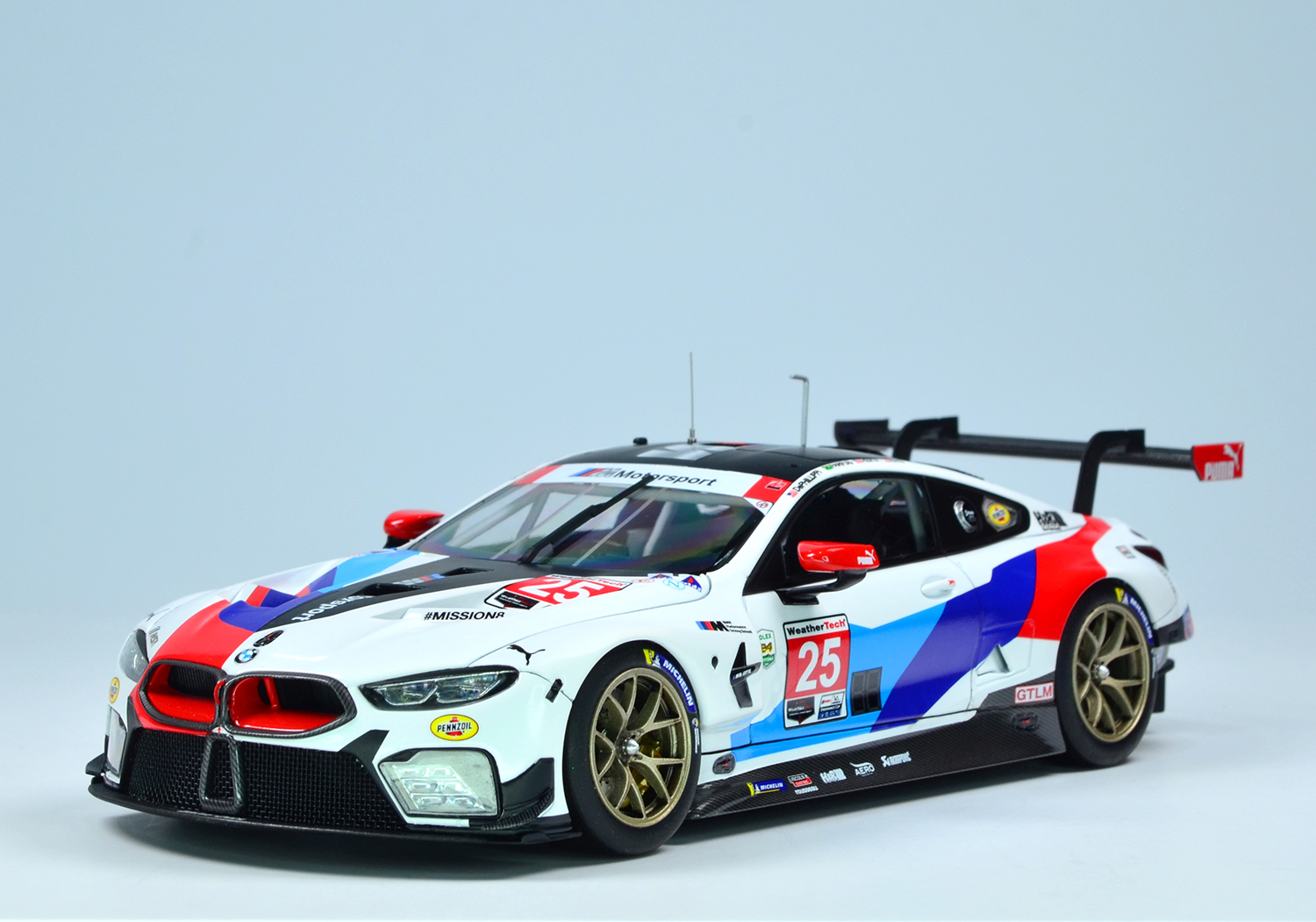 NUNU BMW M8 GTE プラモデル完成品