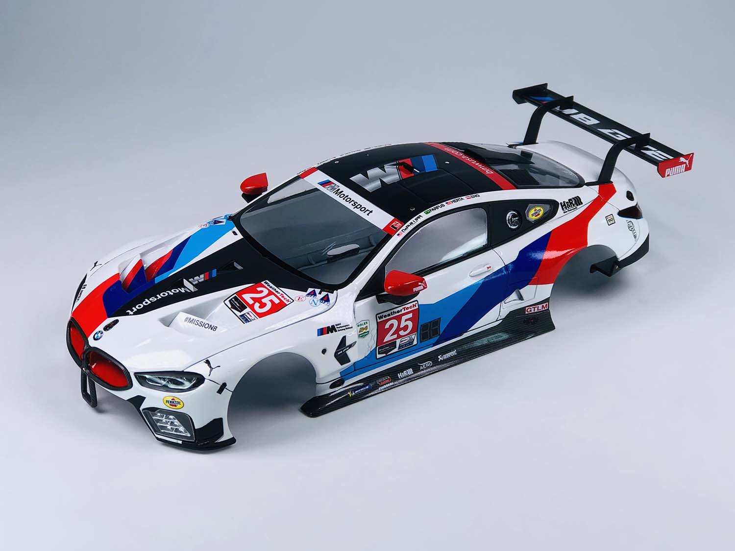 プラッツ1/24BMW M8 2019