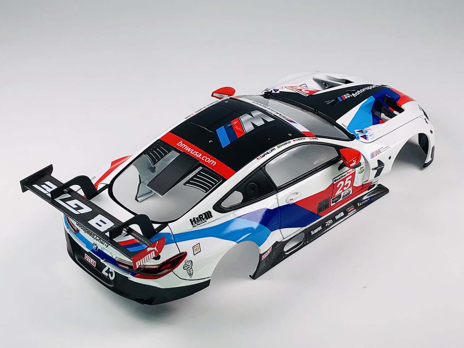 プラッツ1/24BMW M8 2019