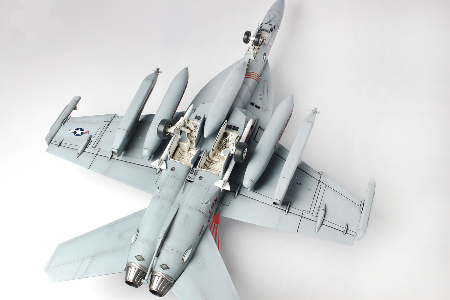 PLATZ/ITALERI 1/48 US NAVY EA-18G Growler "VAQ-141 Shadow hawks"