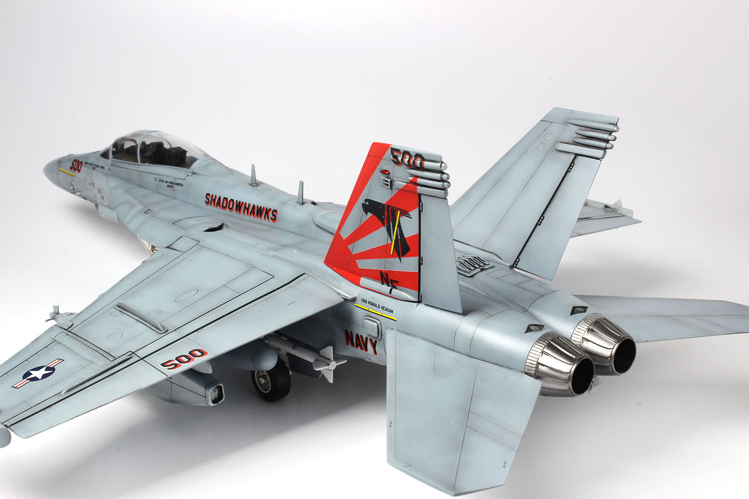 PLATZ/ITALERI 1/48 US NAVY EA-18G Growler "VAQ-141 Shadow hawks"