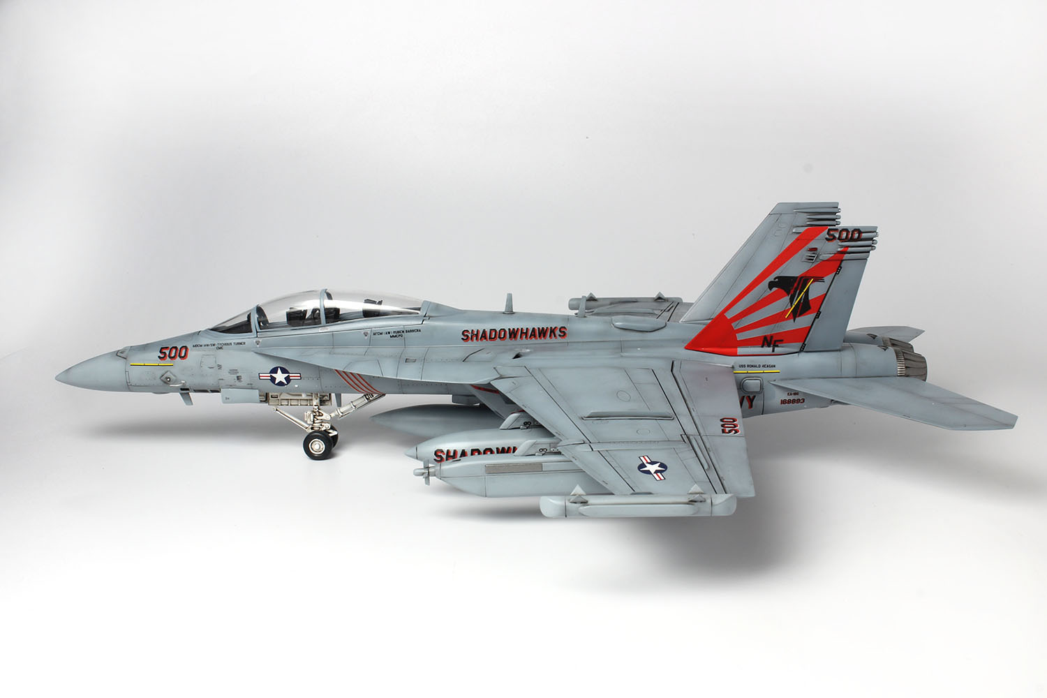 PLATZ/ITALERI 1/48 US NAVY EA-18G Growler "VAQ-141 Shadow hawks"