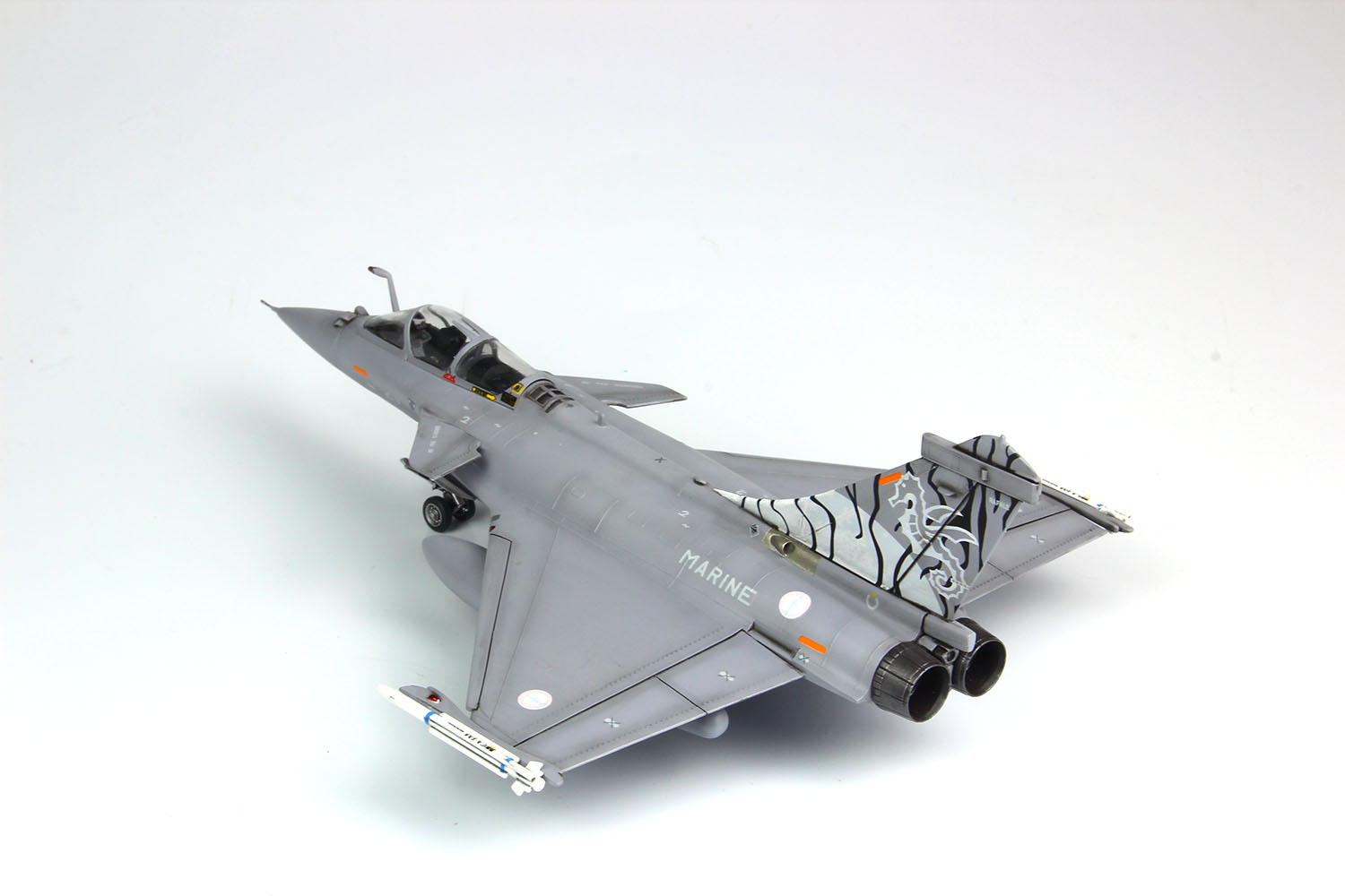 PLATZ/ITALERI 1/72 Marine Nationale Carrier Fighter Rafale M