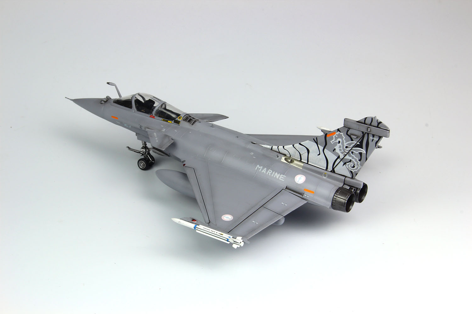 PLATZ/ITALERI 1/72 Marine Nationale Carrier Fighter Rafale M