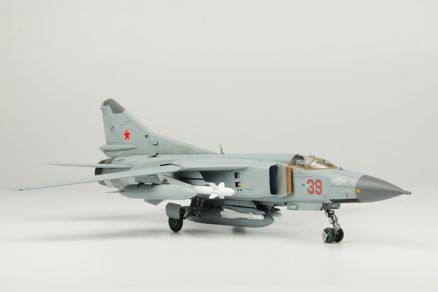 1/48 ϢƮ MiG-23MF եåB 'ӥϢˮ'