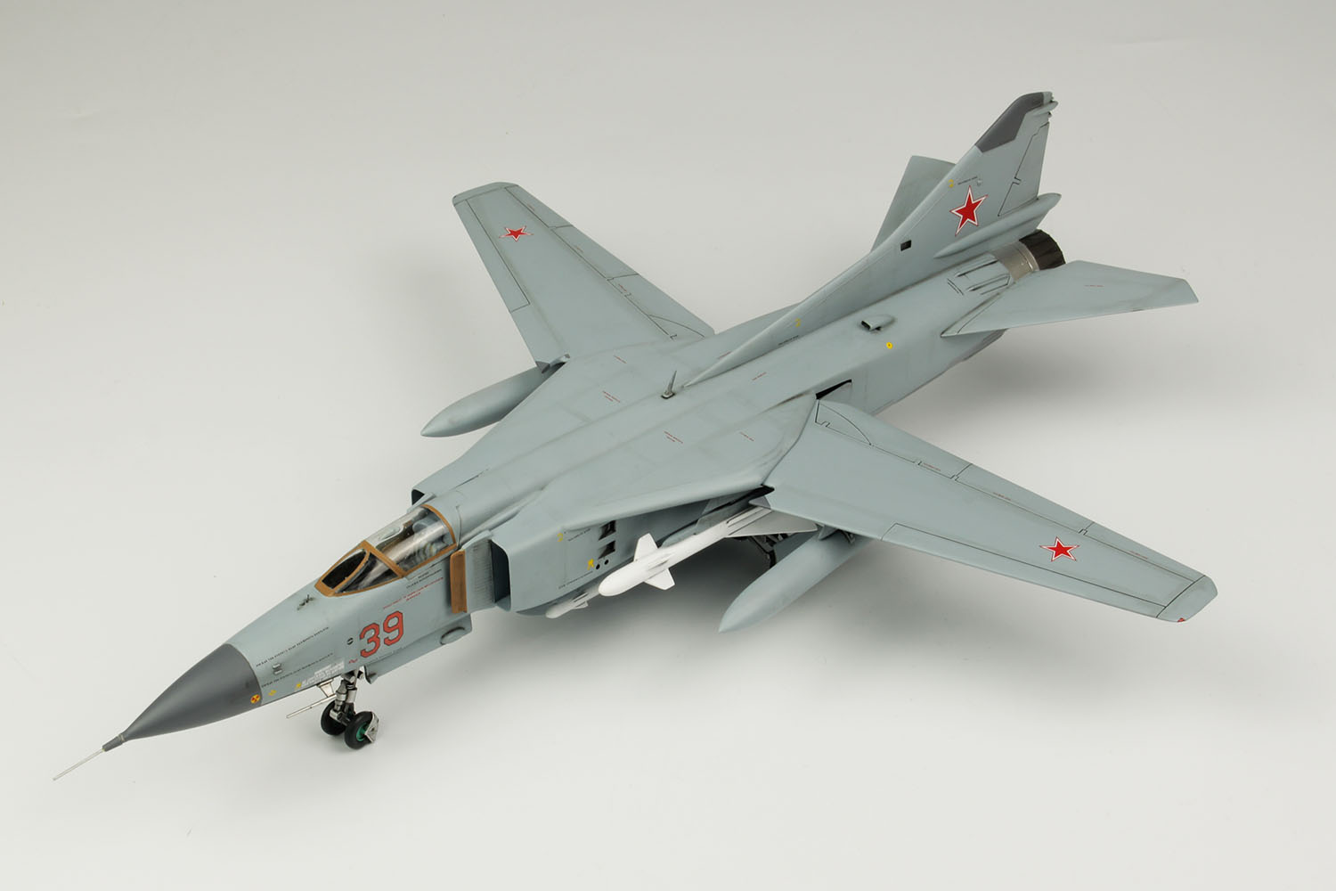 1/48 Soviet Air Force Fighter MiG-23MF Flogger B