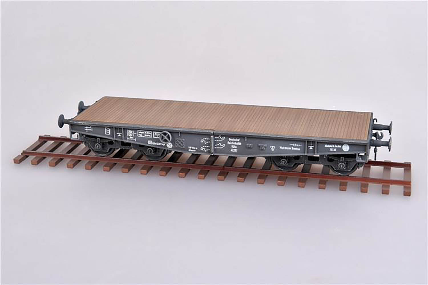 1/72 GERMAN RAILWAY SCHWERER PLATTFORMWAGEN TYPE SSYS x2