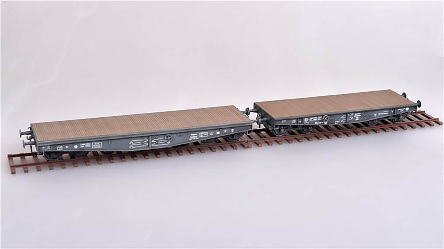 1/72 GERMAN RAILWAY SCHWERER PLATTFORMWAGEN TYPE SSYS x2