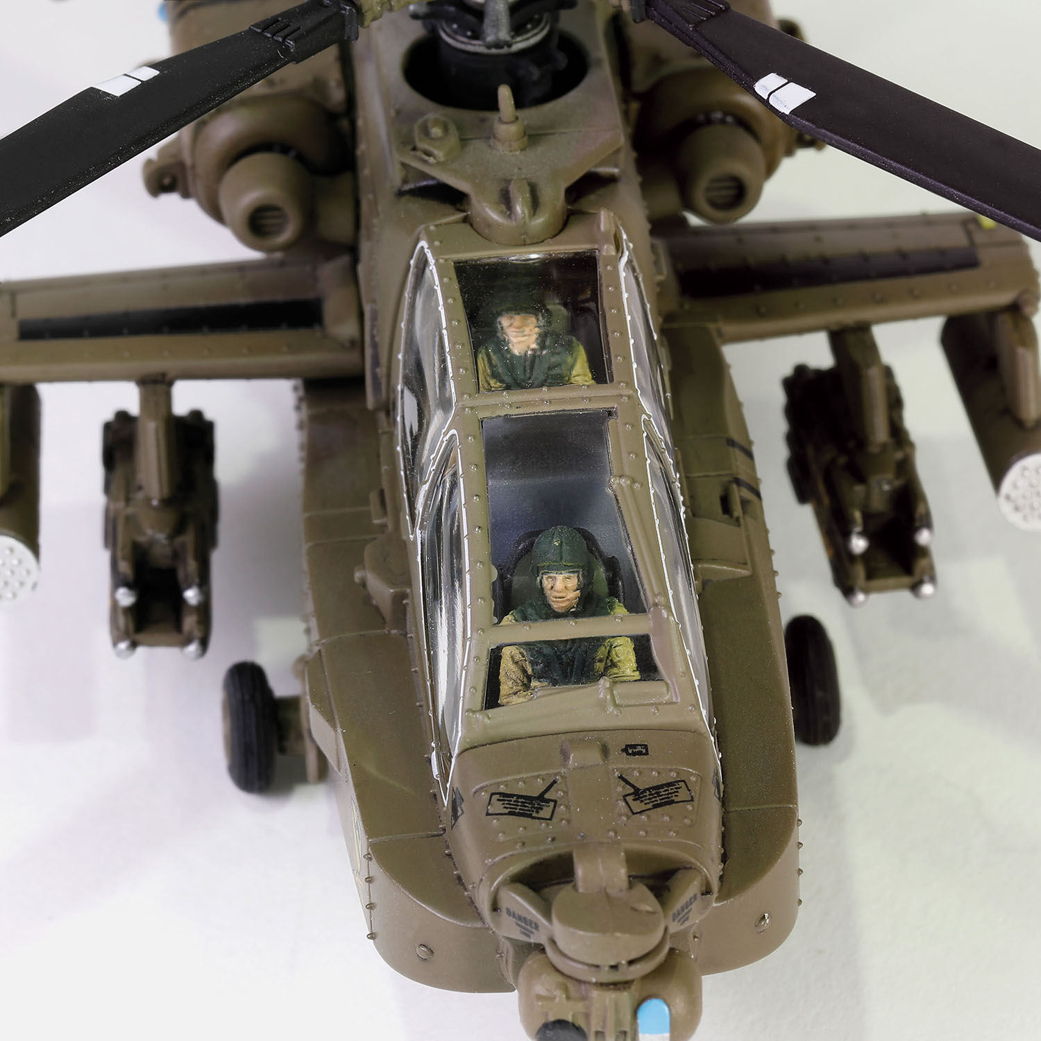 1/72 ꥫΦ AH-64D ѥå󥰥ܥ ֥饯μͳ