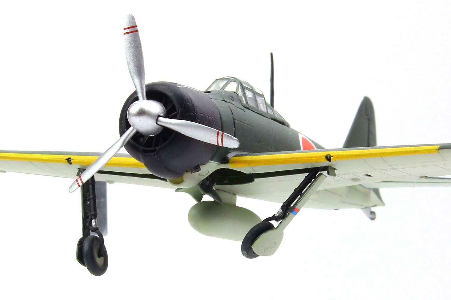 PLATZ 1/72 Full Action Series WWWII IJN A6M2 Zero Fighter Type21