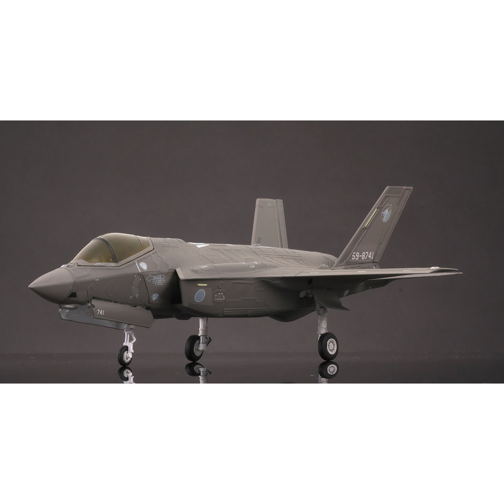 プラモデル :: 飛行機 :: 航空自衛隊 F-35A ライトニングII 第303飛行隊