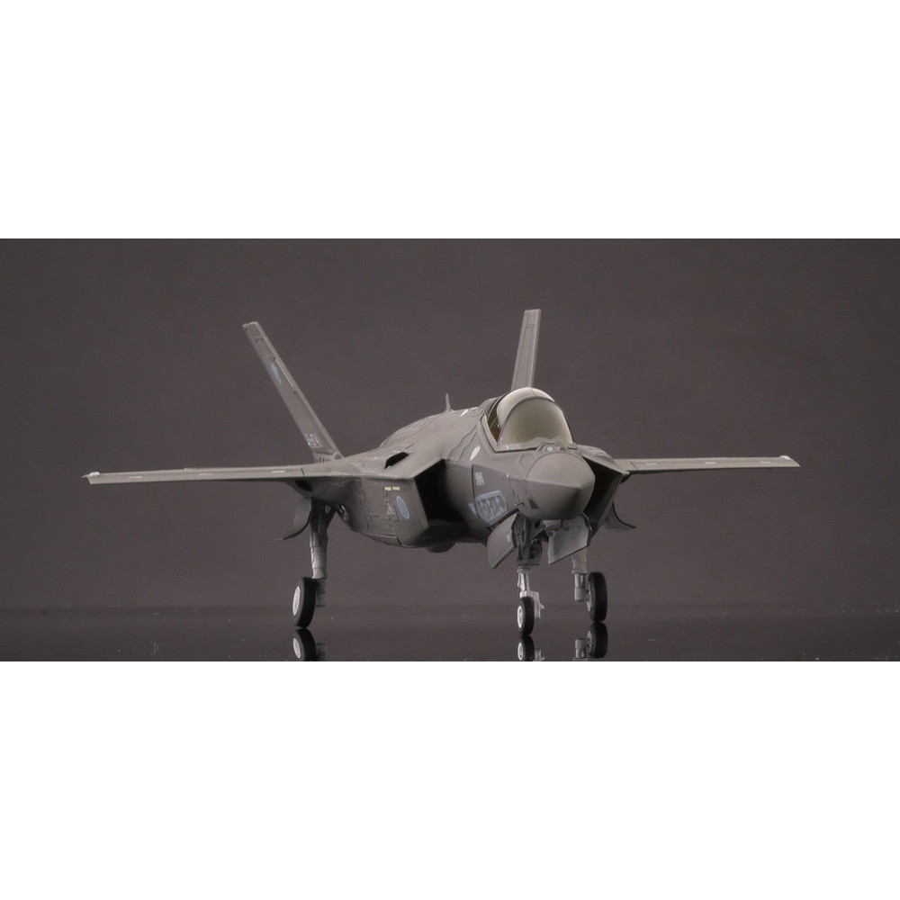 プラモデル :: 飛行機 :: 航空自衛隊 F-35A ライトニングII 第303飛行隊