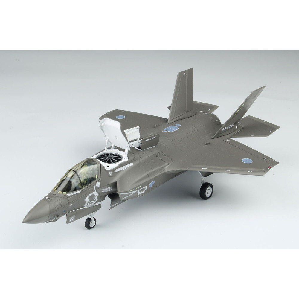 プラモデル :: 飛行機 :: 航空自衛隊 F-35B ライトニングII 新田原基地