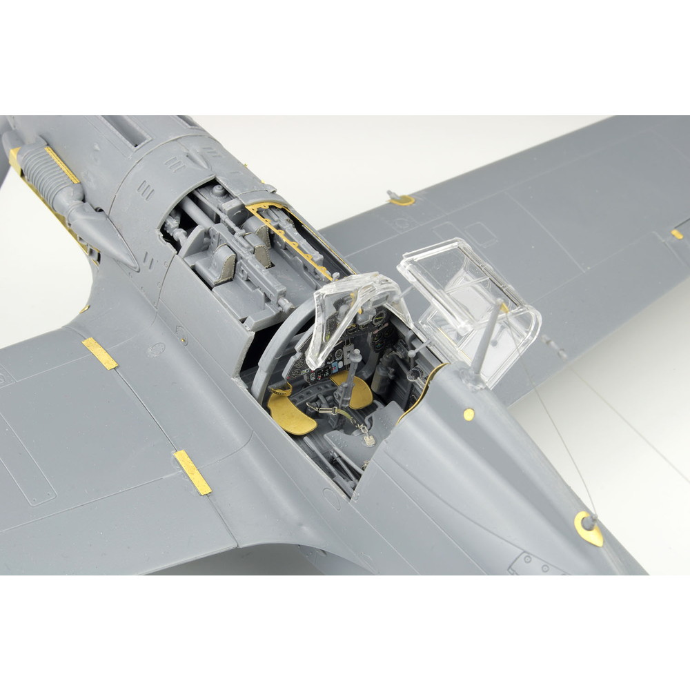 プラモデル :: 飛行機 :: イタリア空軍 マッキ MC.202 フォルゴーレ