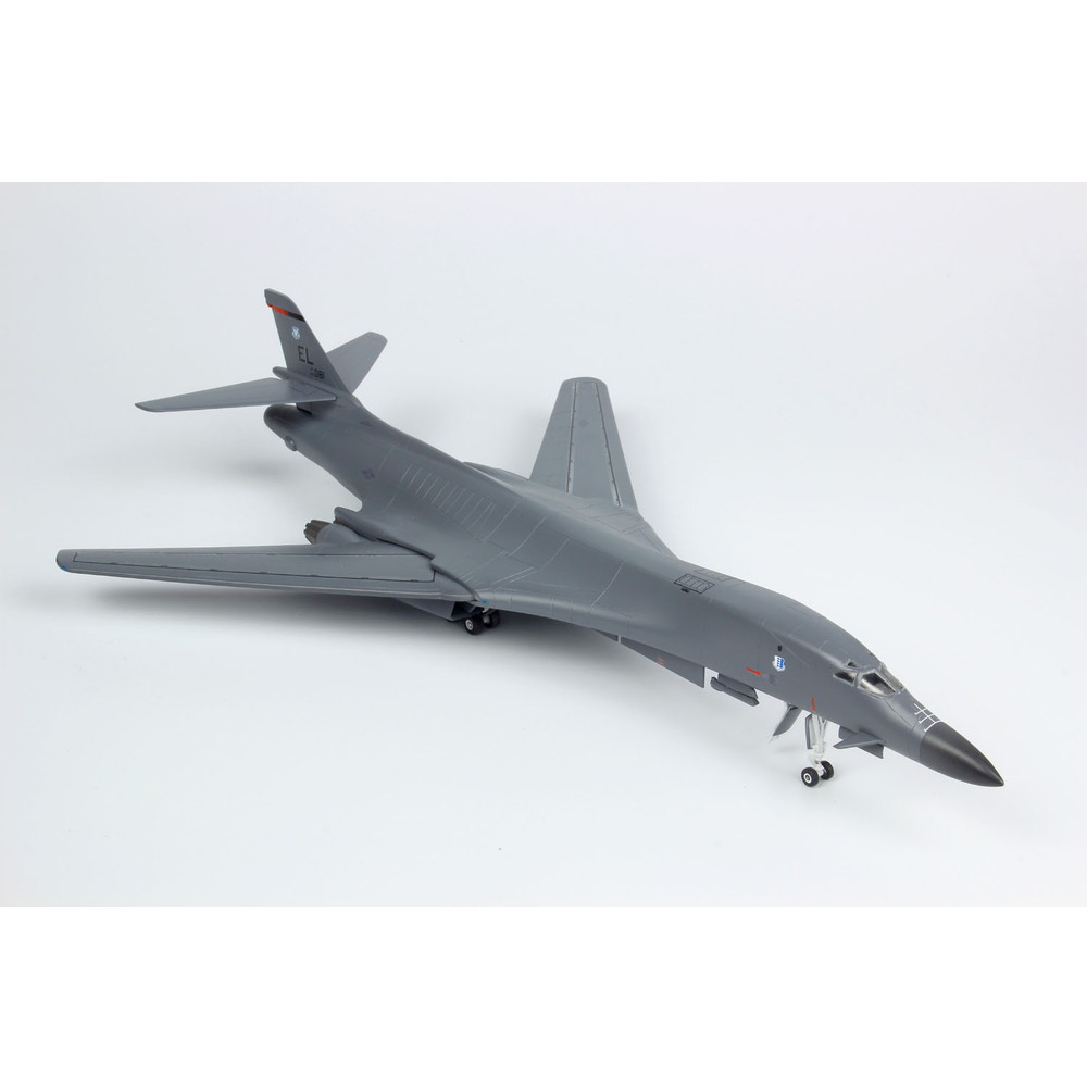 プラモデル :: 飛行機 :: アメリカ空軍 爆撃機 B-1B ランサー グアム