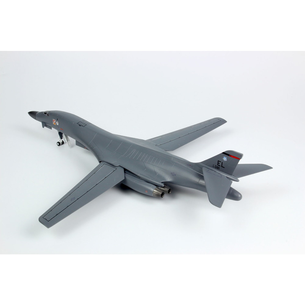プラモデル :: 飛行機 :: アメリカ空軍 爆撃機 B-1B ランサー グアム
